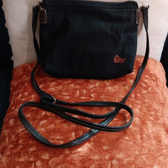 Vintage Dooney & Bourke Crossbody Bag Black Nylon and Leather with Duck Logo - Picture 2 of 9